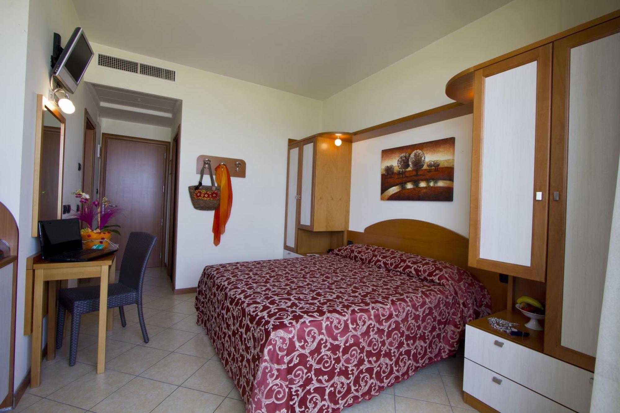 Hotel Palm Beach B&B Sea View Rimini Esterno foto