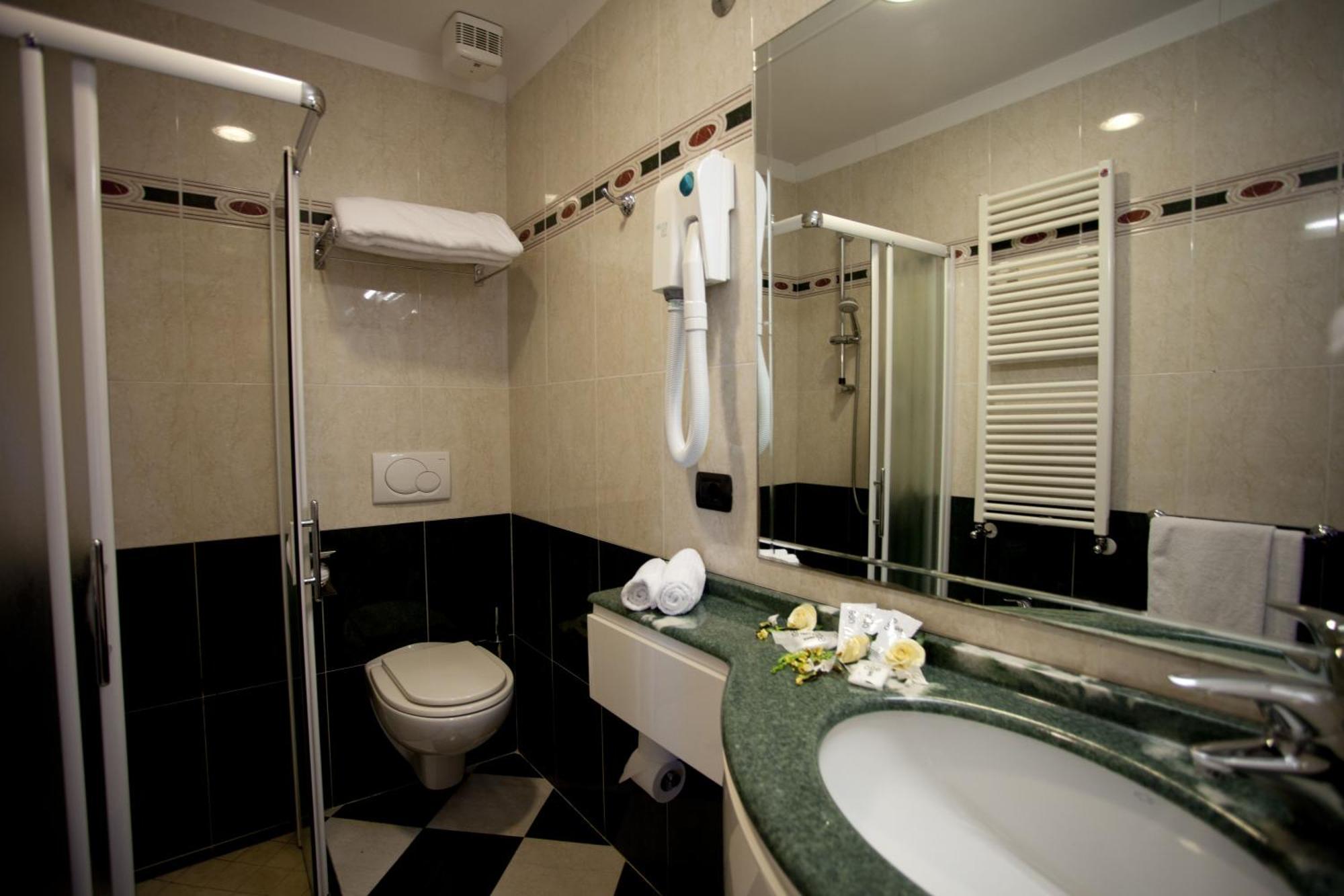 Hotel Palm Beach B&B Sea View Rimini Esterno foto