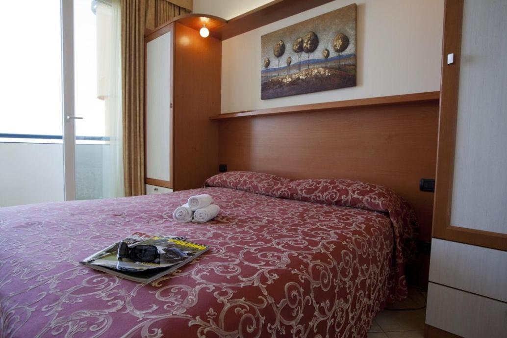 Hotel Palm Beach B&B Sea View Rimini Esterno foto